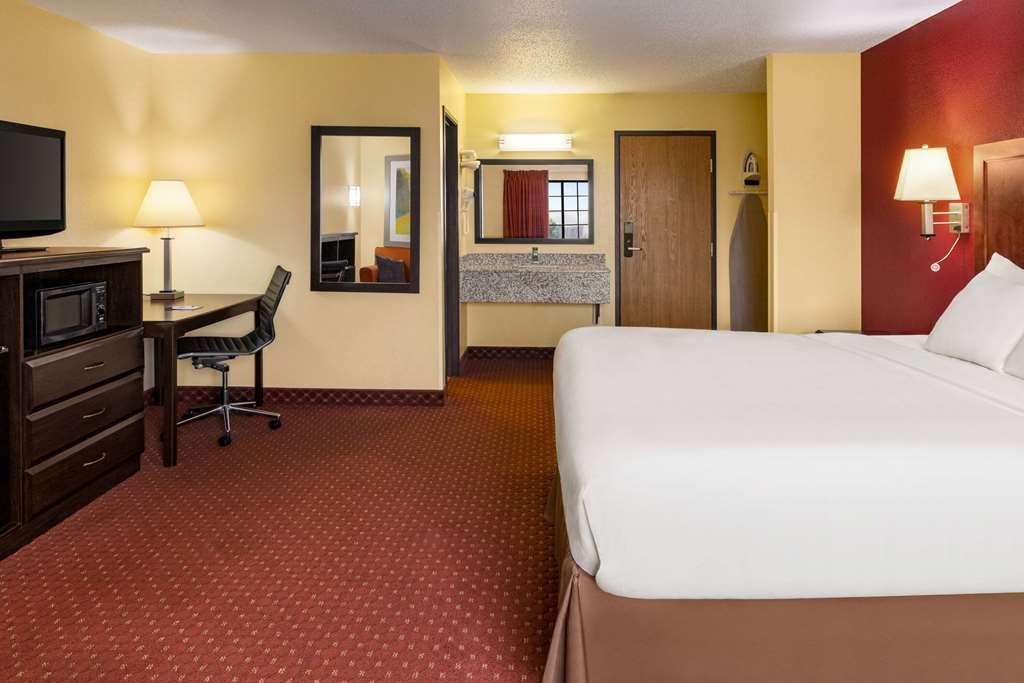 Hotel Baymont By Wyndham Cedar Rapids Zimmer foto