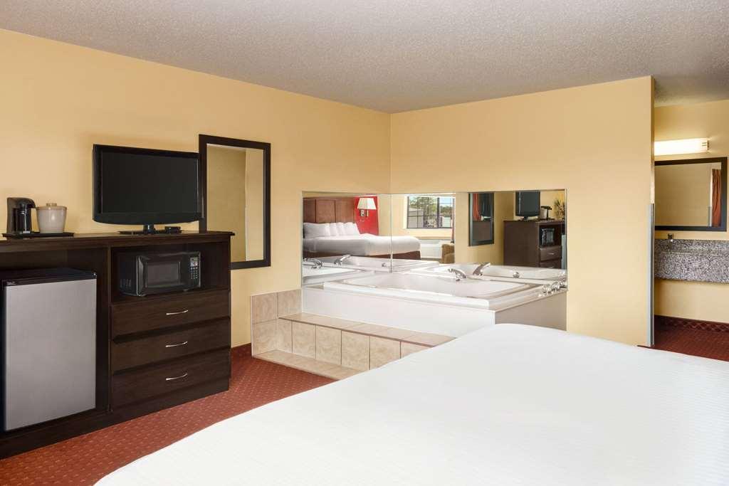 Hotel Baymont By Wyndham Cedar Rapids Zimmer foto