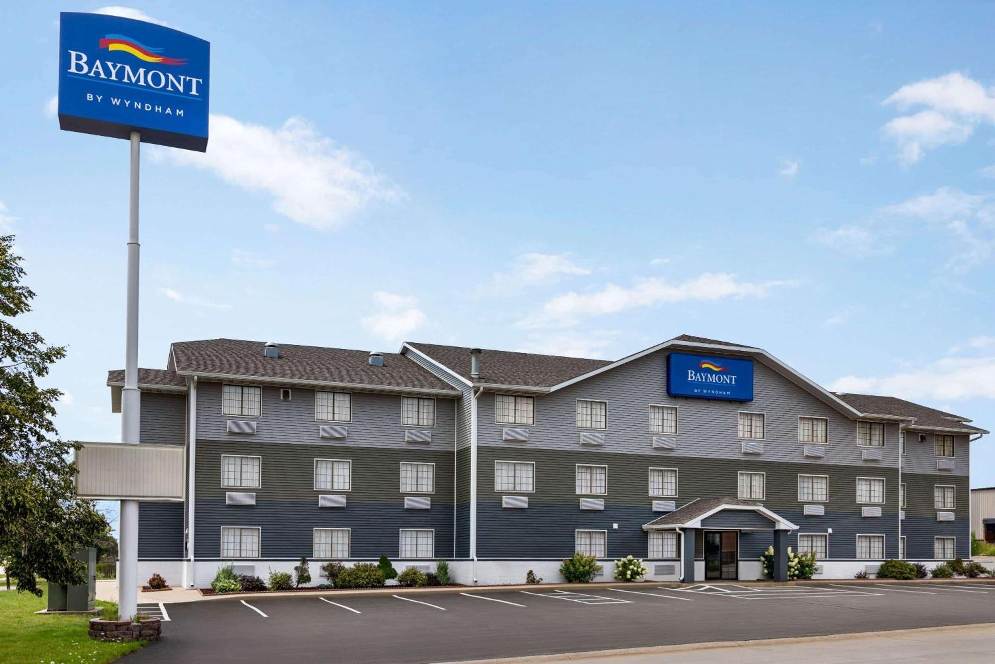 Hotel Baymont By Wyndham Cedar Rapids Exterior foto